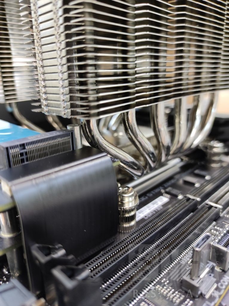 华硕的z690i正好可以装下利民的银魂135 海外大全 华硕的z690i正好可以装下利民的银魂135 海外大全